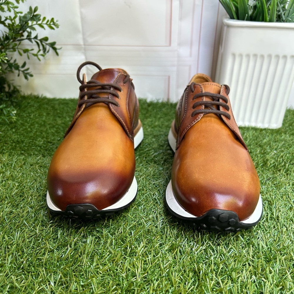 MAGNANNI men 8.5 New
Leiva Plain Toe Derby In Cognac
$395 - Picture 8 of 17